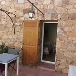 Tre Castelli Oda ve Kahvaltı 3*