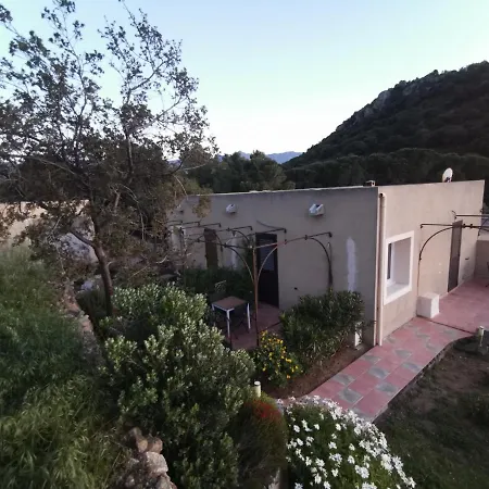 Alojamento de Acomodação e Pequeno-almoço Tre Castelli