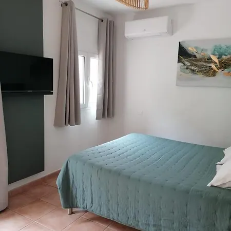 Alojamento de Acomodação e Pequeno-almoço Tre Castelli